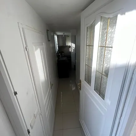 F2 Situe Entre Paris Et Eurodisney Proche De La Ligne Rer A A Apartment